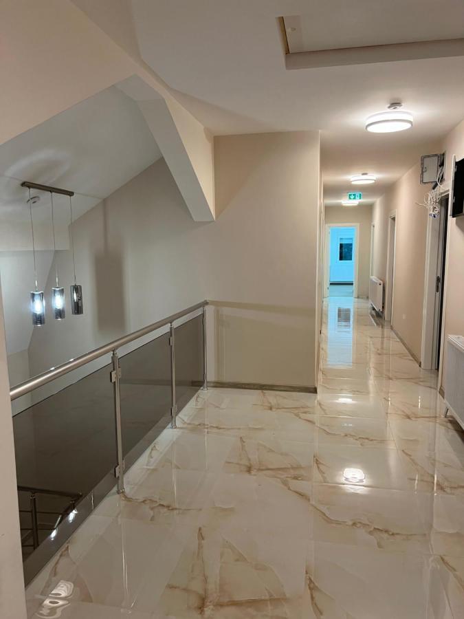 מלון פטרוברדין Big House מראה חיצוני תמונה
